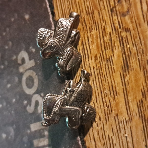 COPY - COPY - Vintage Silvertone Saddle Clip Earrings - Picture 2 of 3